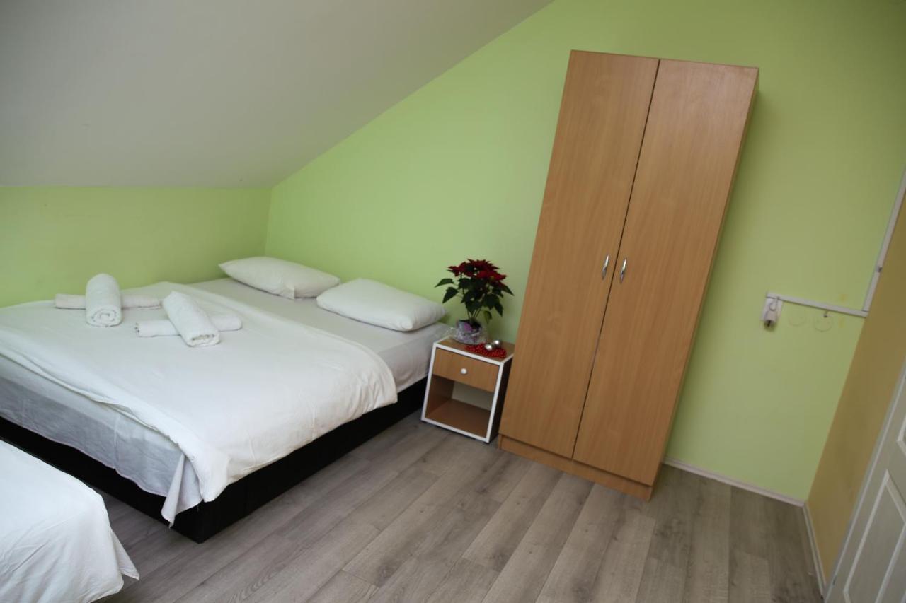 Zmajevac Fruska Gora Motel Novi Sad Exterior photo